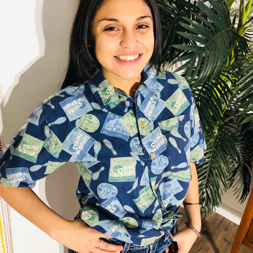 Men’s Vintage Bugle Boy “Strike & Spare” button up shirt. Size: Medium G…